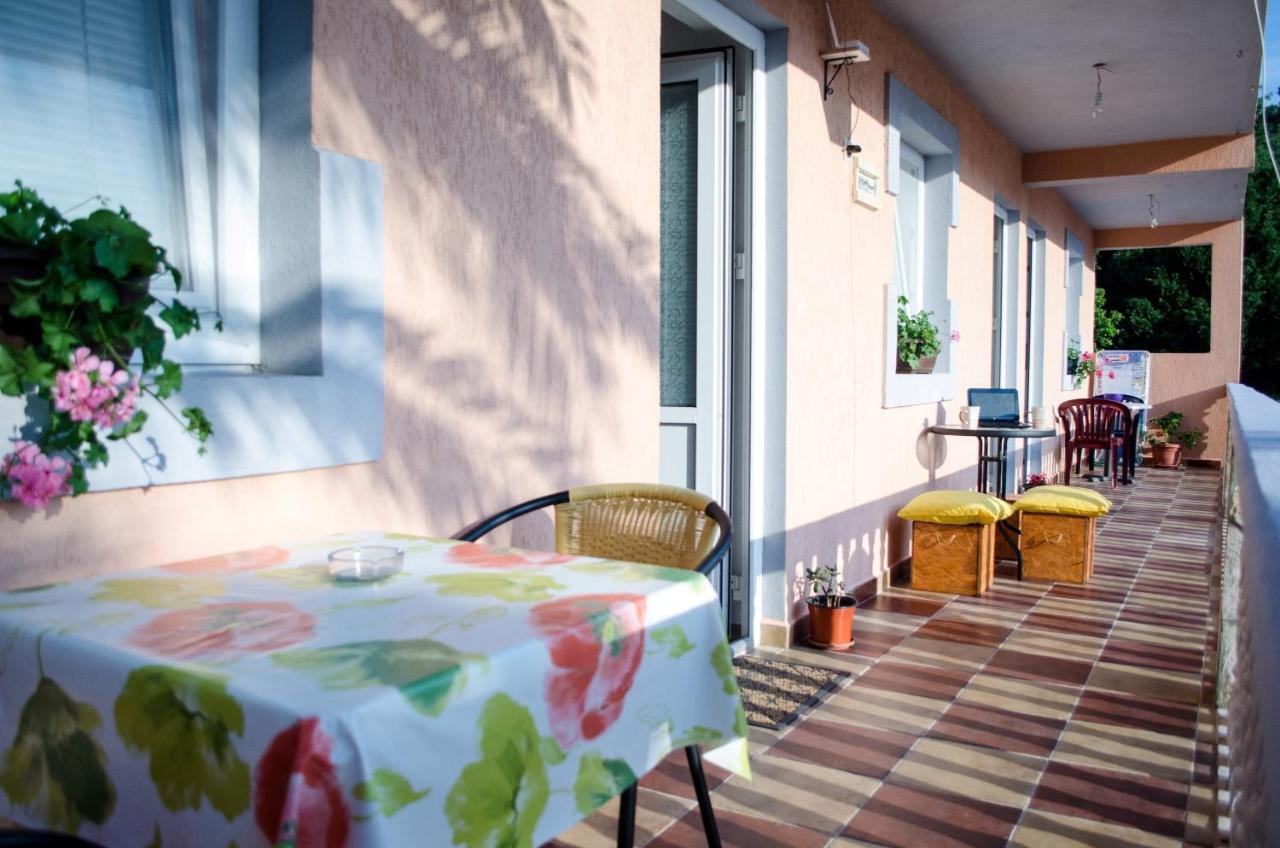Apartments Lazarevic Sutomore Exterior foto